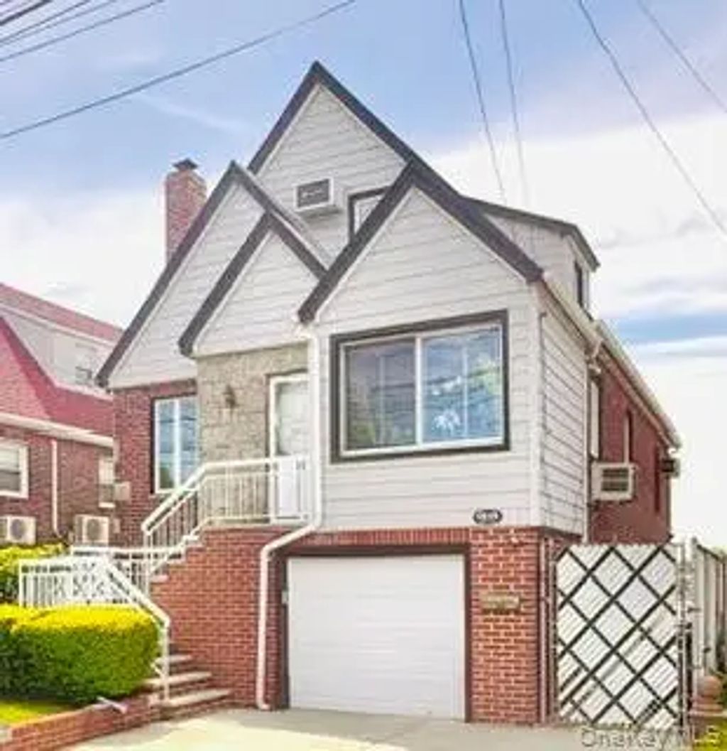 9404 157th Avenue, Howard Beach