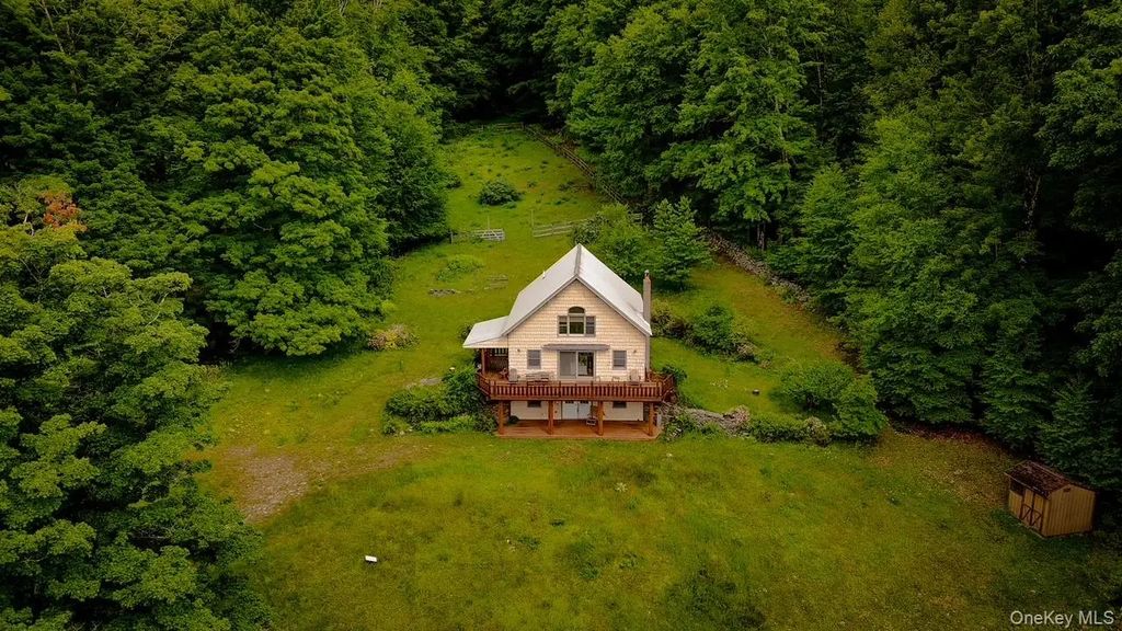 385 Sundown Road, Grahamsville