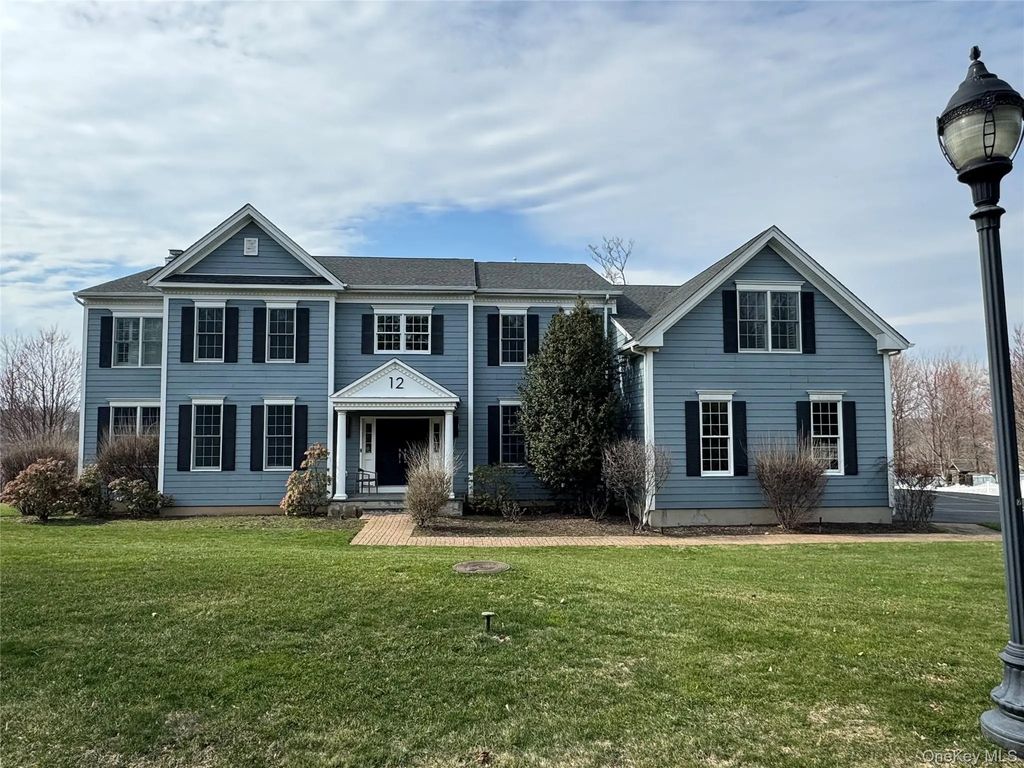 12 Birch Hill Road, Scarsdale