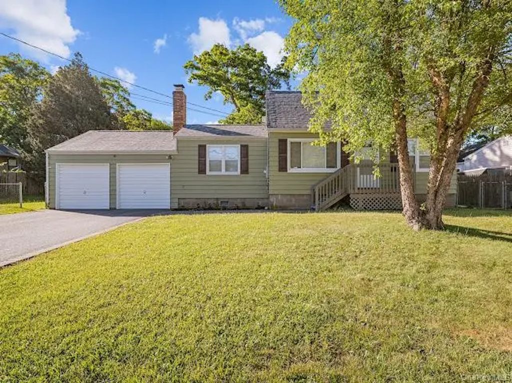 16 Brushwood Drive, Shirley