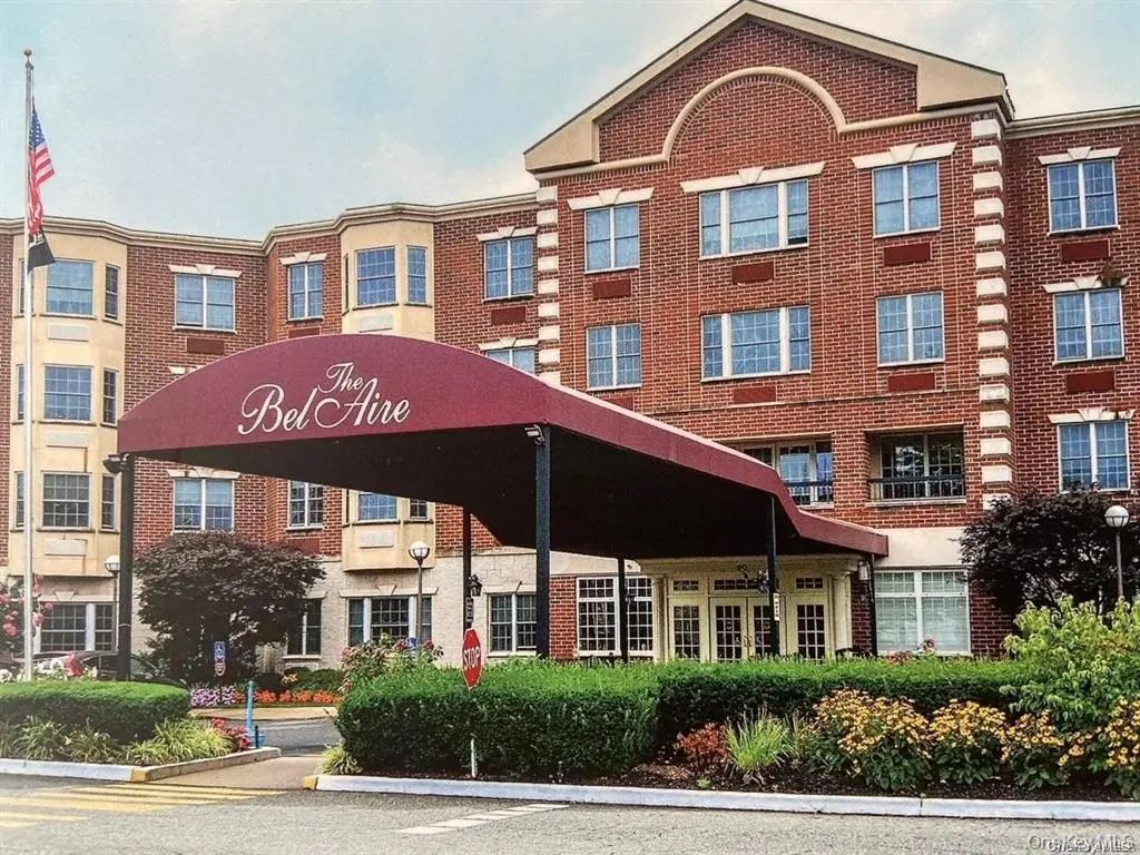 50 Merrick Avenue # 415, East Meadow