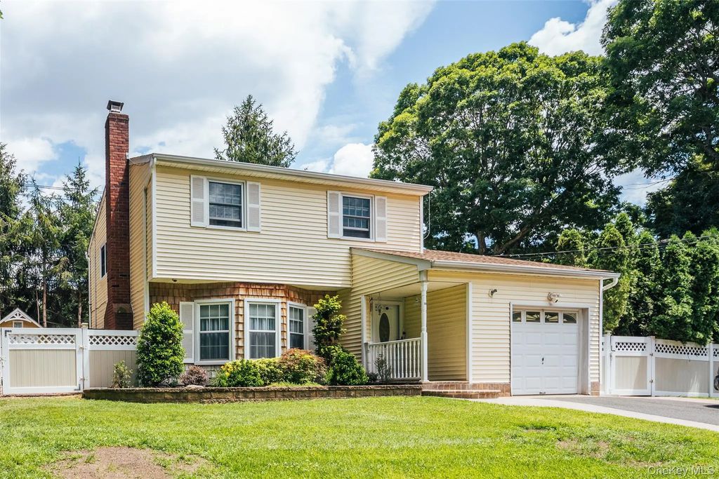 41 Brook Run Drive, Medford