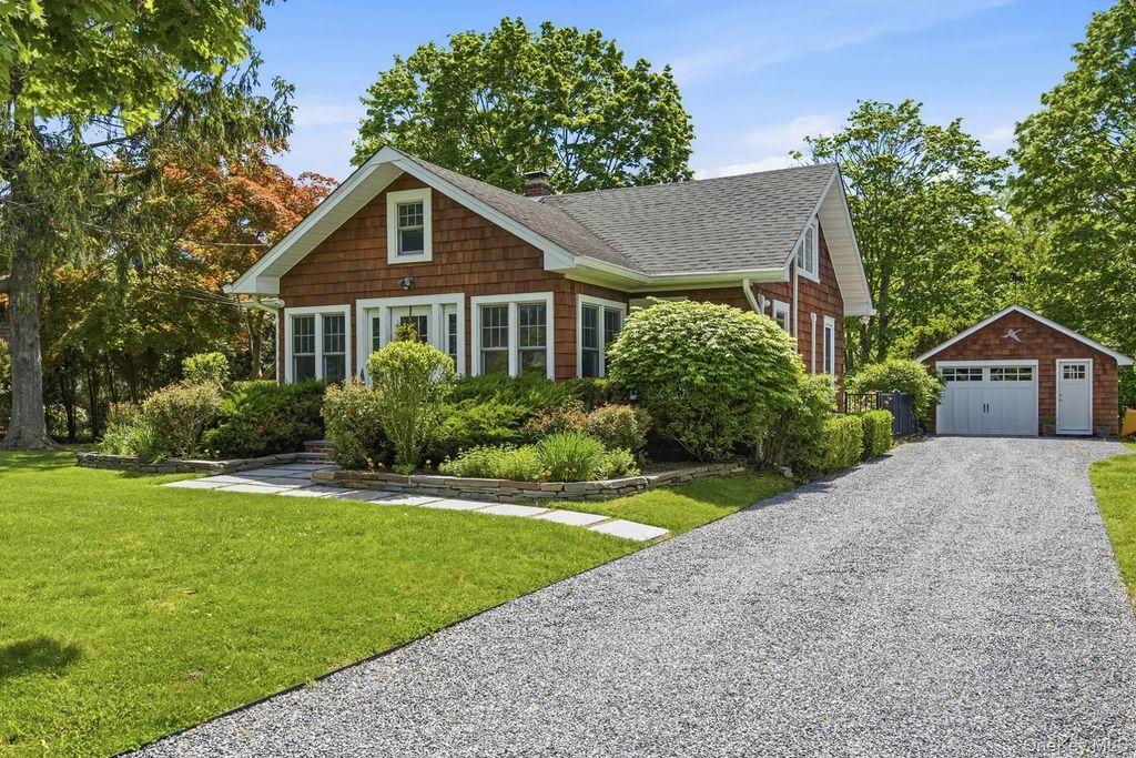 36 Watchogue Avenue, East Moriches