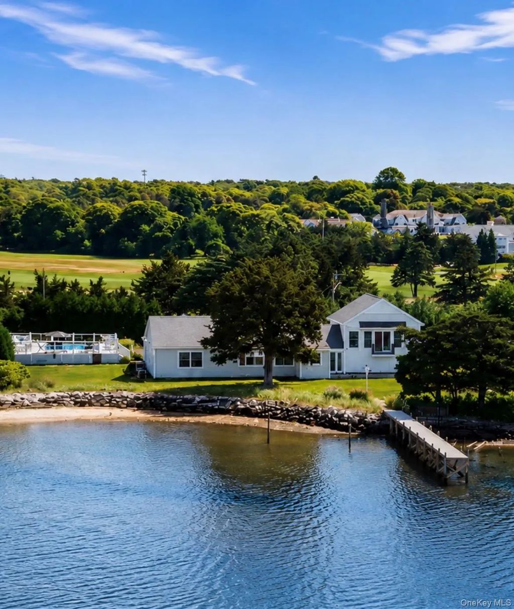 65 Shore Road, Westhampton
