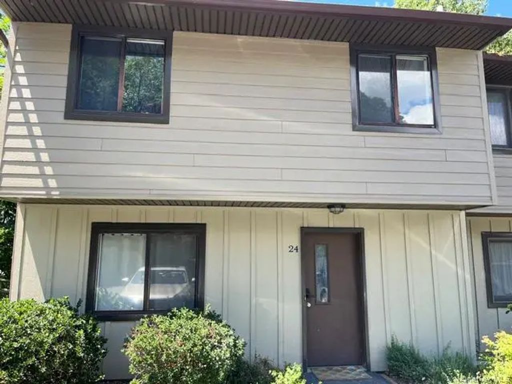 24 Hudson Heights Drive, Poughkeepsie