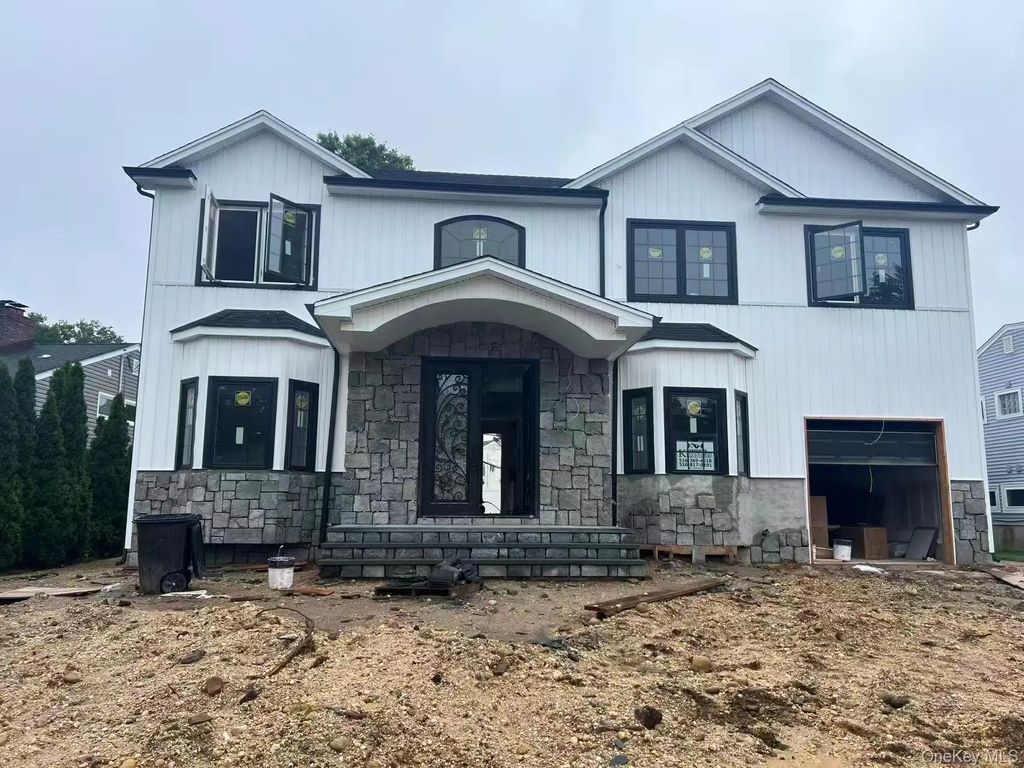 112 Columbia Drive, Jericho