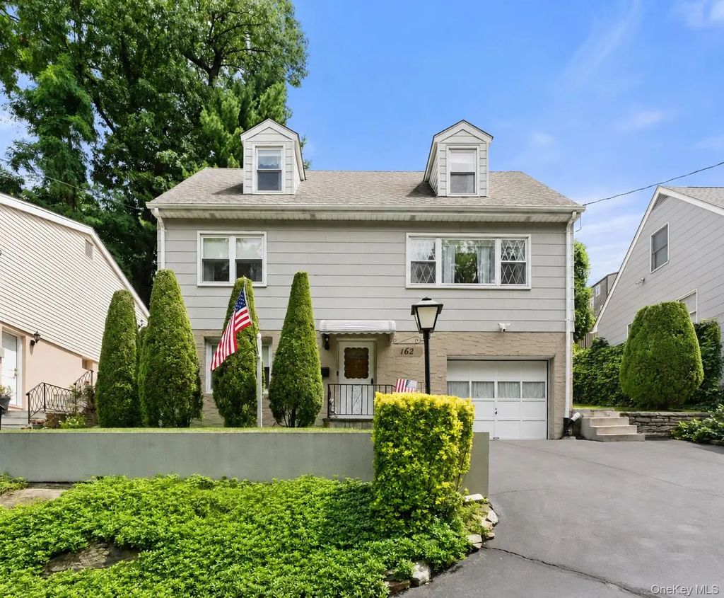 162 Midland Avenue, Yonkers