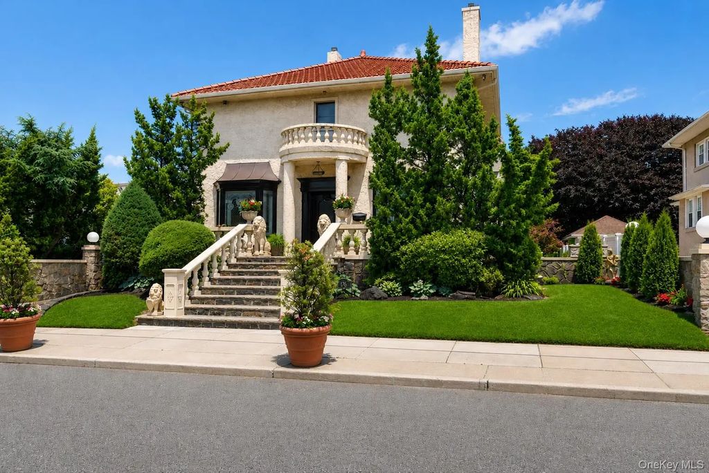 176 Beach 143rd Street, Neponsit