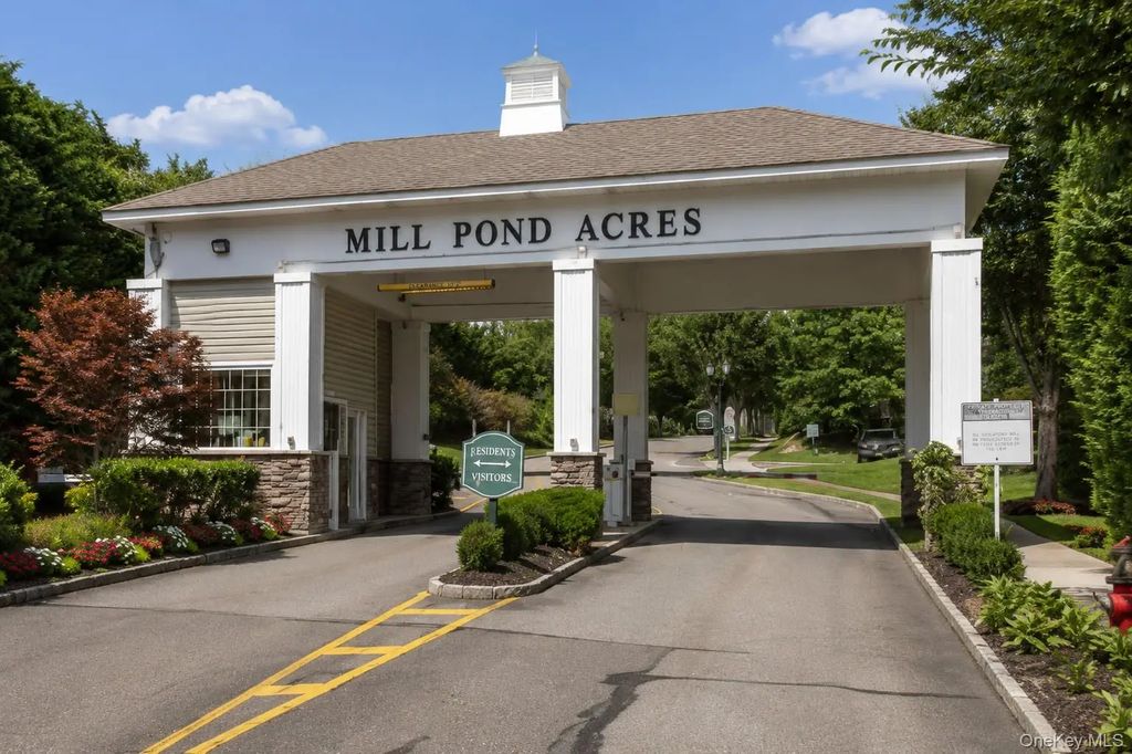 46 Miro Place # 46, Port Washington