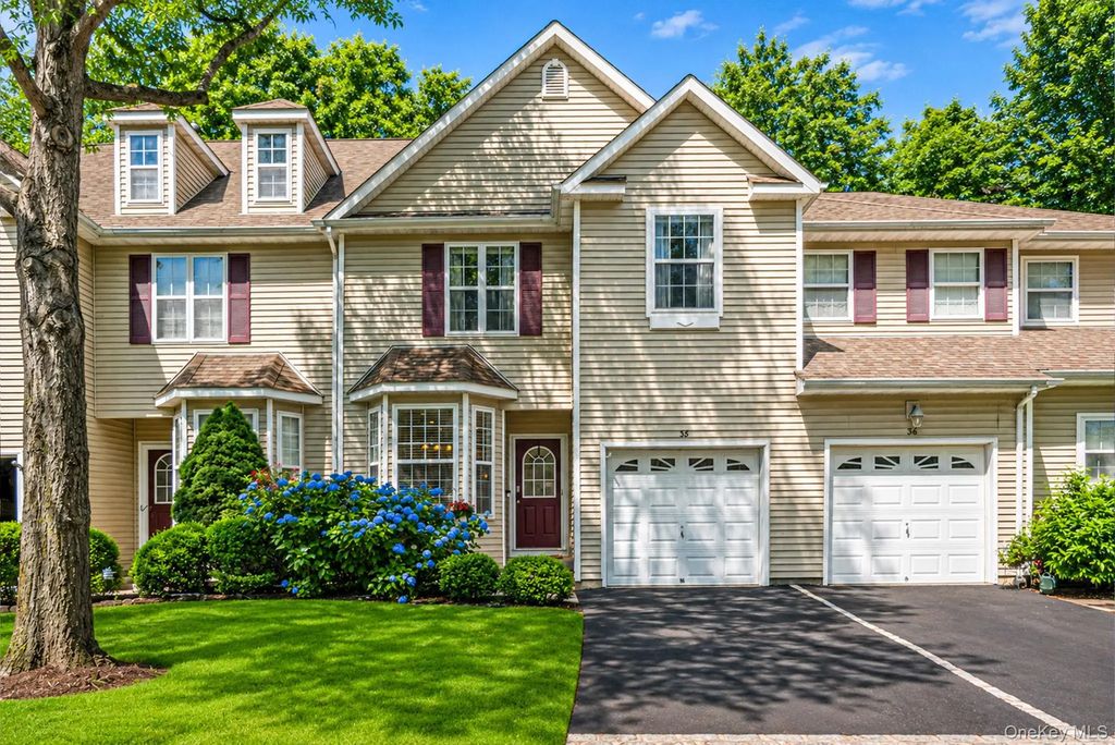 38 Avery Court, Nesconset