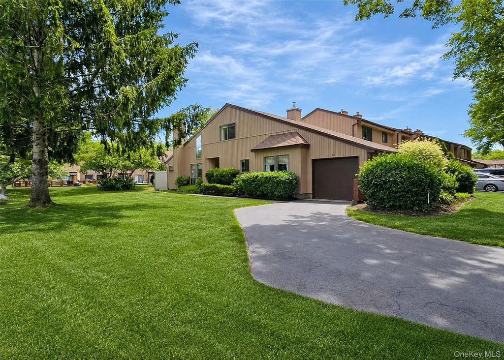 45 Timber Ridge Drive, Holbrook