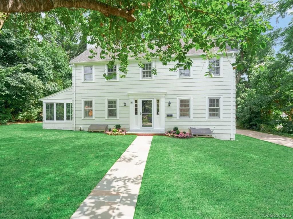178 Overlook Avenue, Great Neck