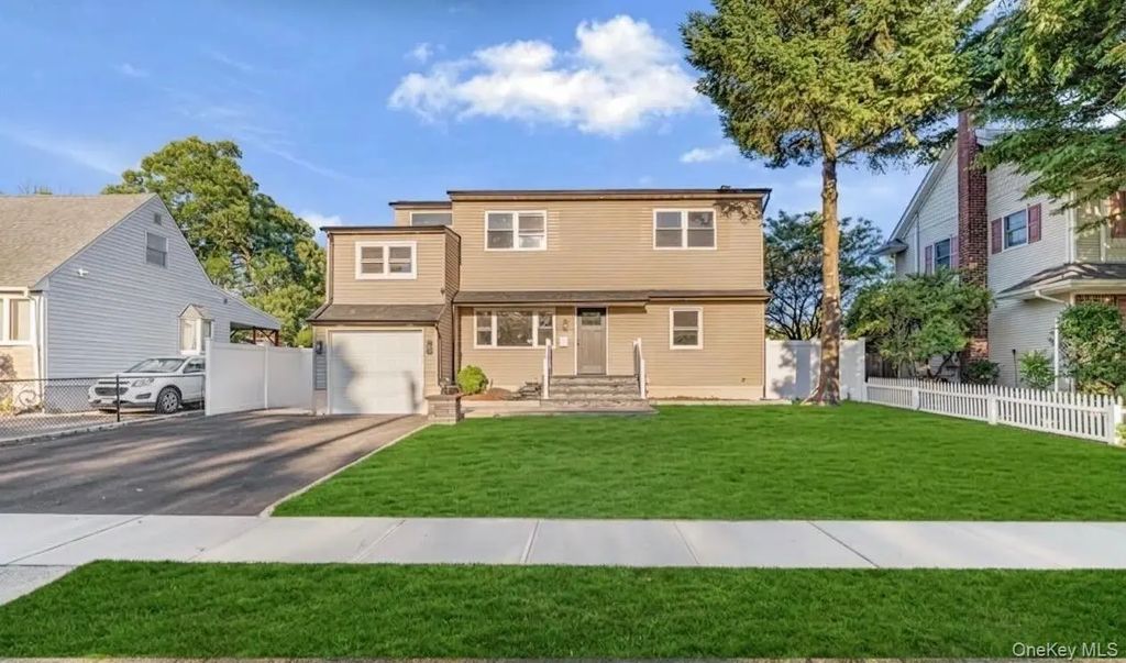 737 Flowerdale Drive, Seaford