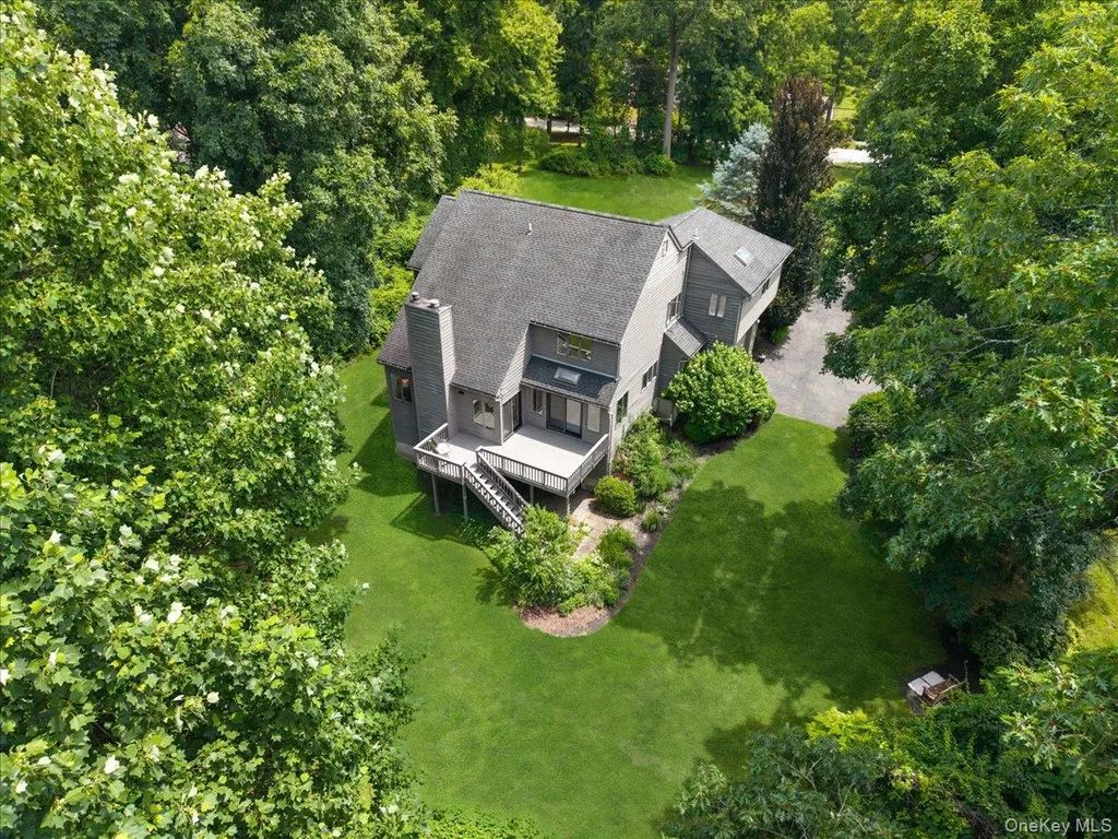 163 Mount Airy Road S, Croton-on-Hudson