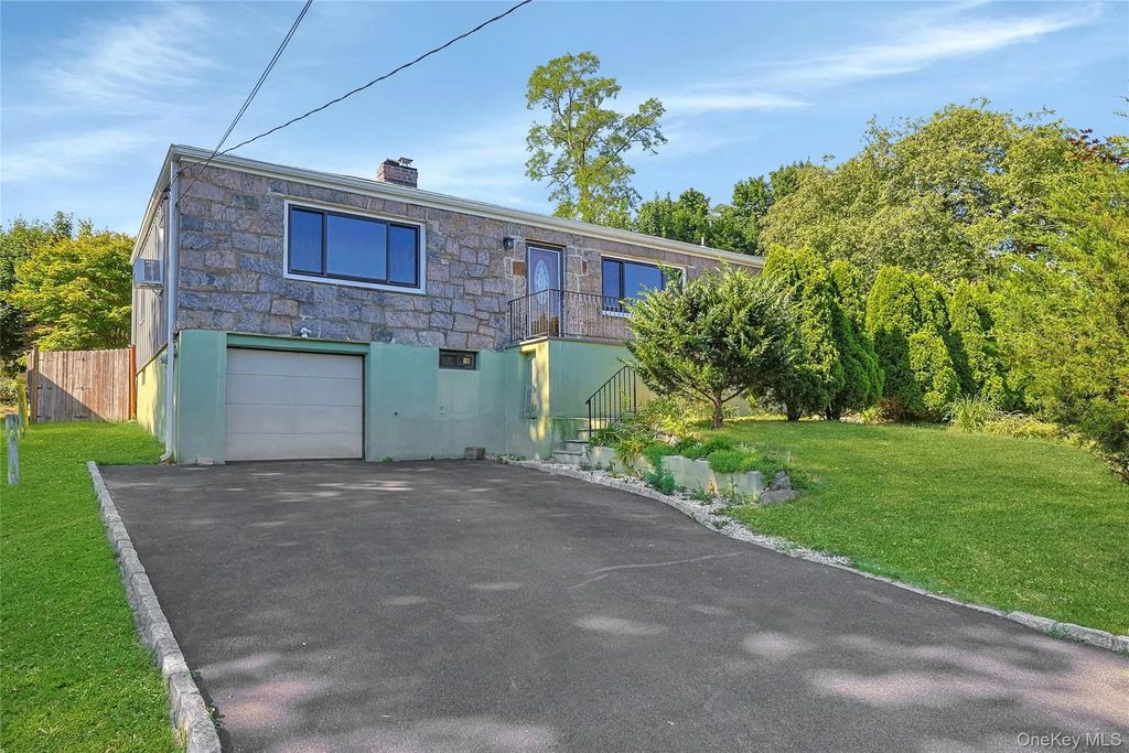 141 Curtis Lane, Yonkers