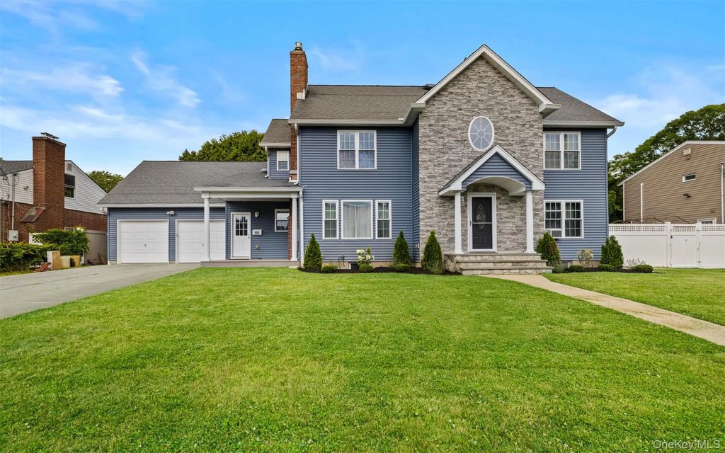 125 Ohio Avenue, Massapequa