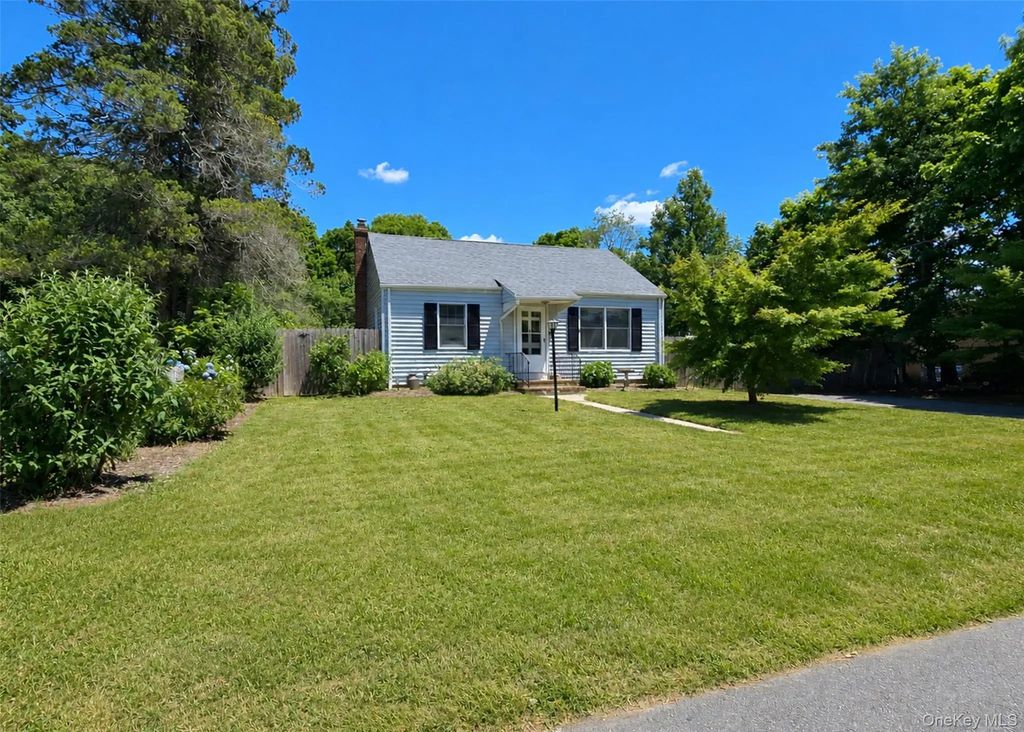 9 Mcgaw Avenue, Lake Grove