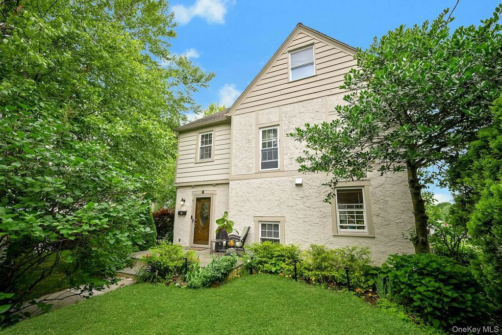 4 Interlaken Avenue, New Rochelle