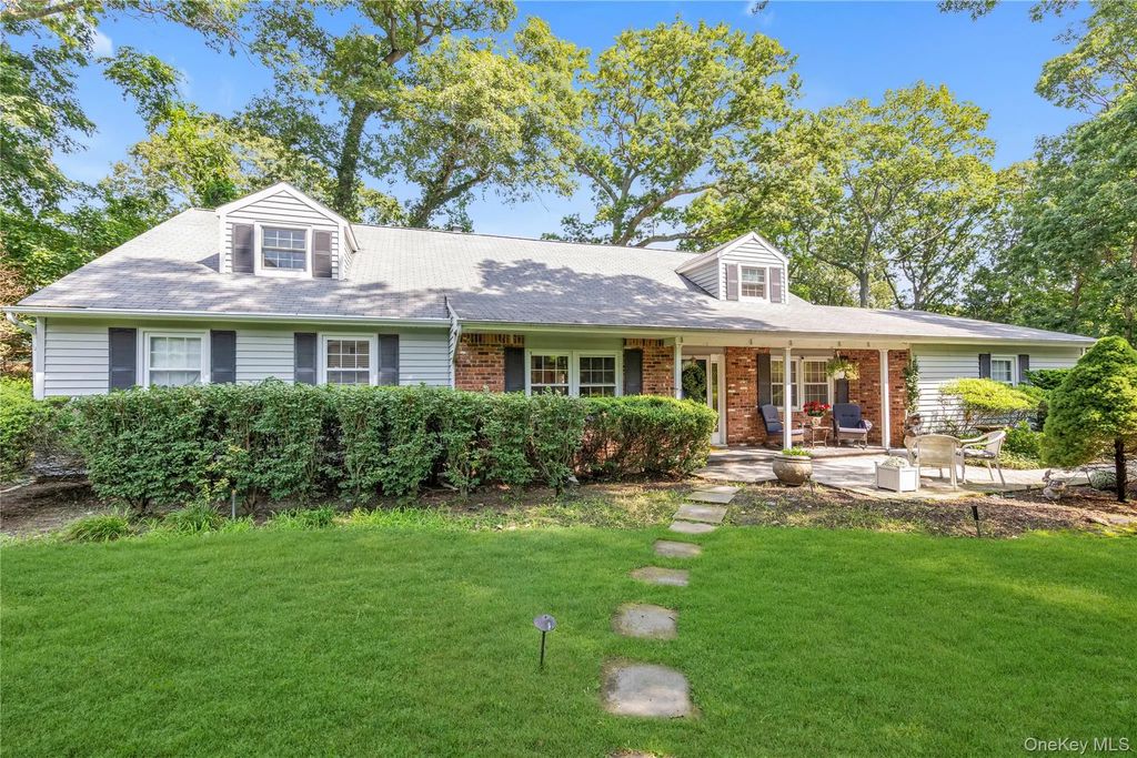 2 Sandpiper Lane, Northport