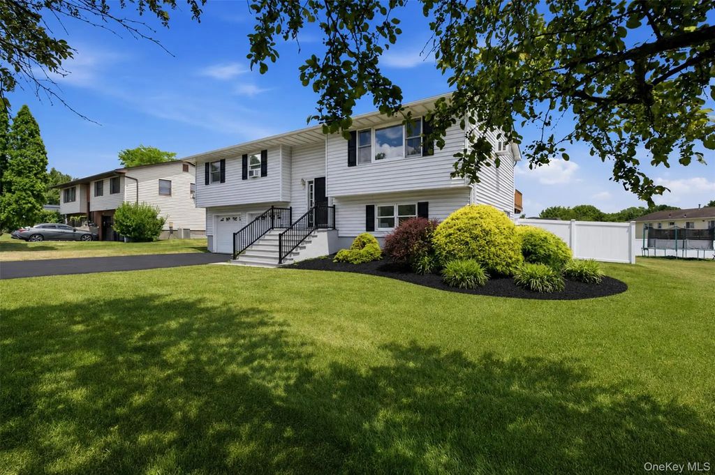 41 Guernsey Drive, New Windsor