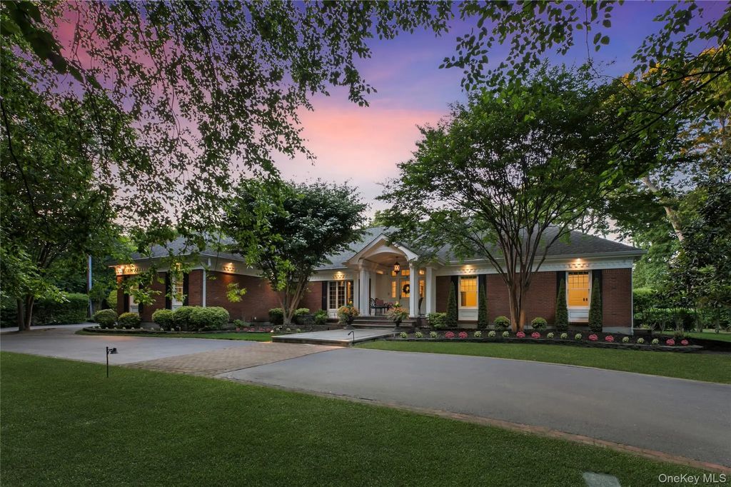 3 Salt Hay Way, Smithtown