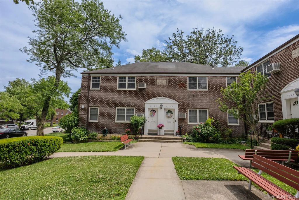 61-26 255th # Upper, Little Neck