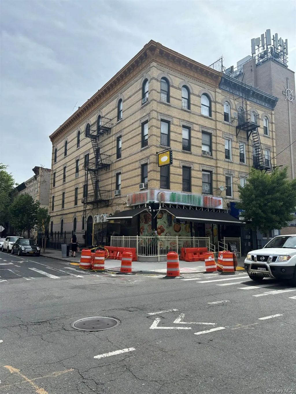 735 Knickerbocker Avenue, Brooklyn