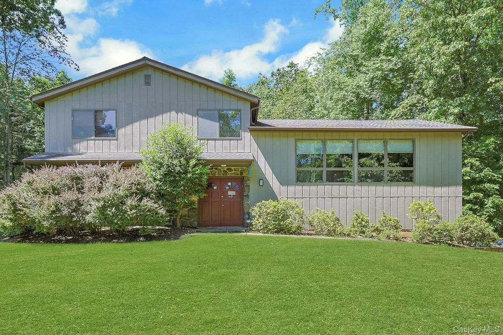 7 Sassi Drive, Croton-on-Hudson