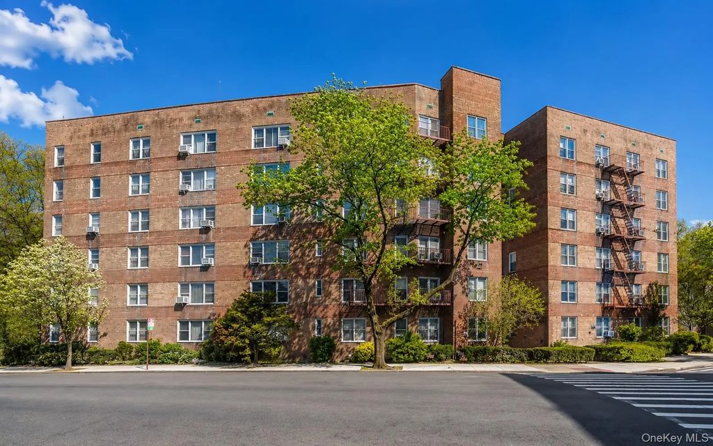 74-45 Yellowstone Boulevard # 2/c, Rego Park