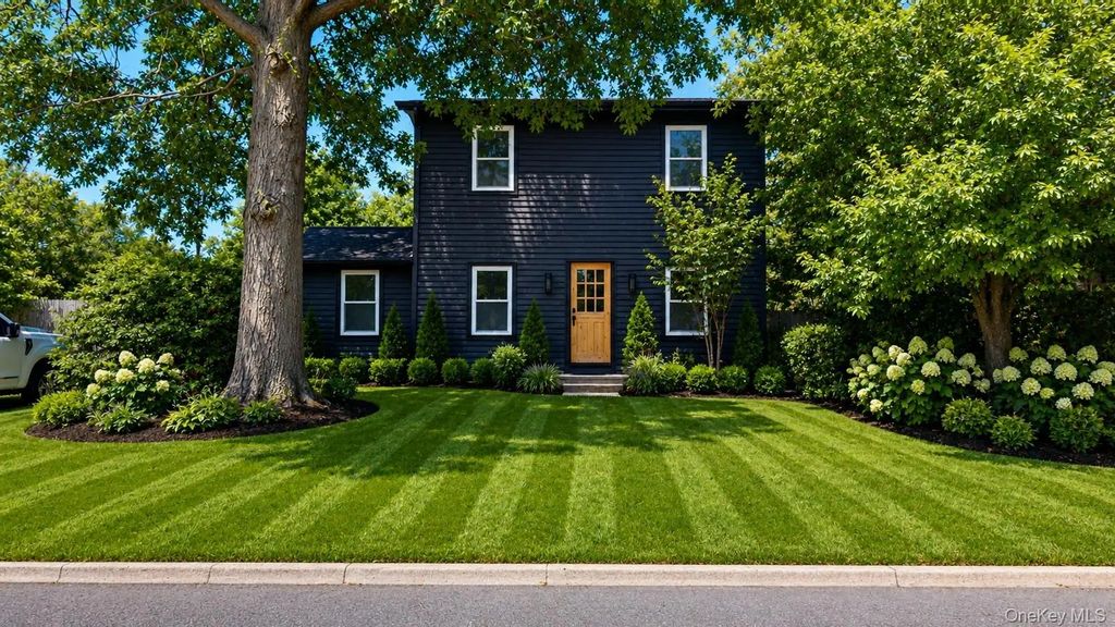 96 Grove Avenue, Patchogue