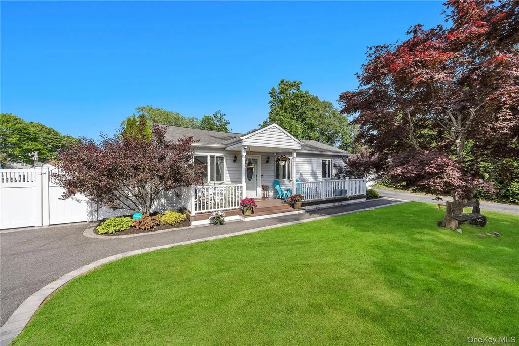 115 Dahlia Drive, Mastic Beach