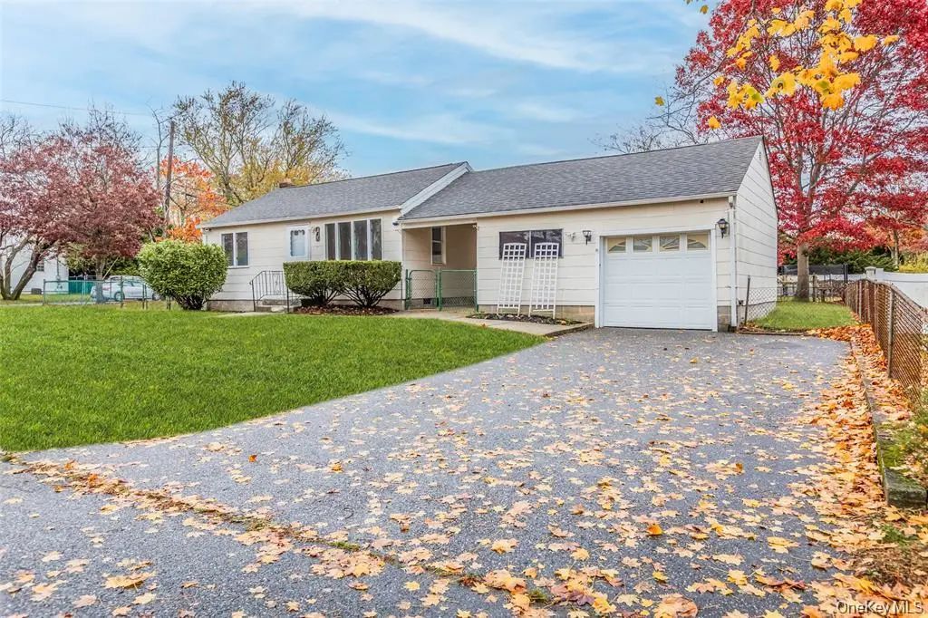 141 Wendy Drive, Holtsville