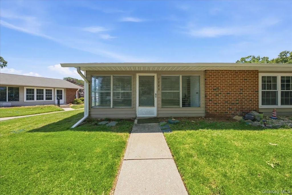 158 Falmouth Court # A, Ridge