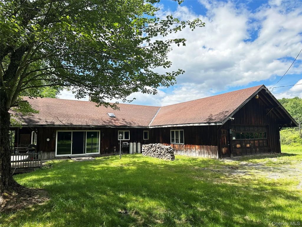 818 Methol Road, Roscoe