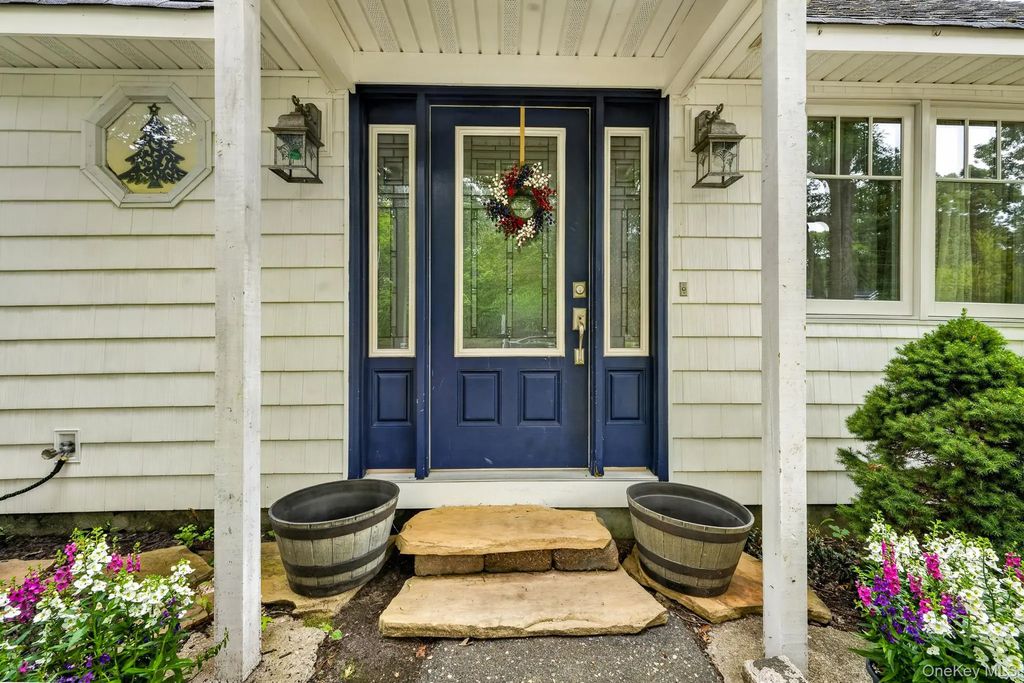 125 Keller Drive, Mastic