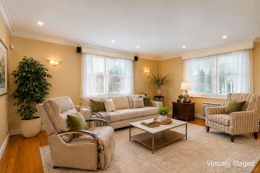 182-12 Horace Harding Expressway # 1k, Fresh Meadows