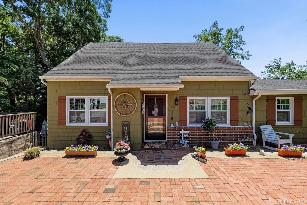 36 Sayville Road, Sound Beach