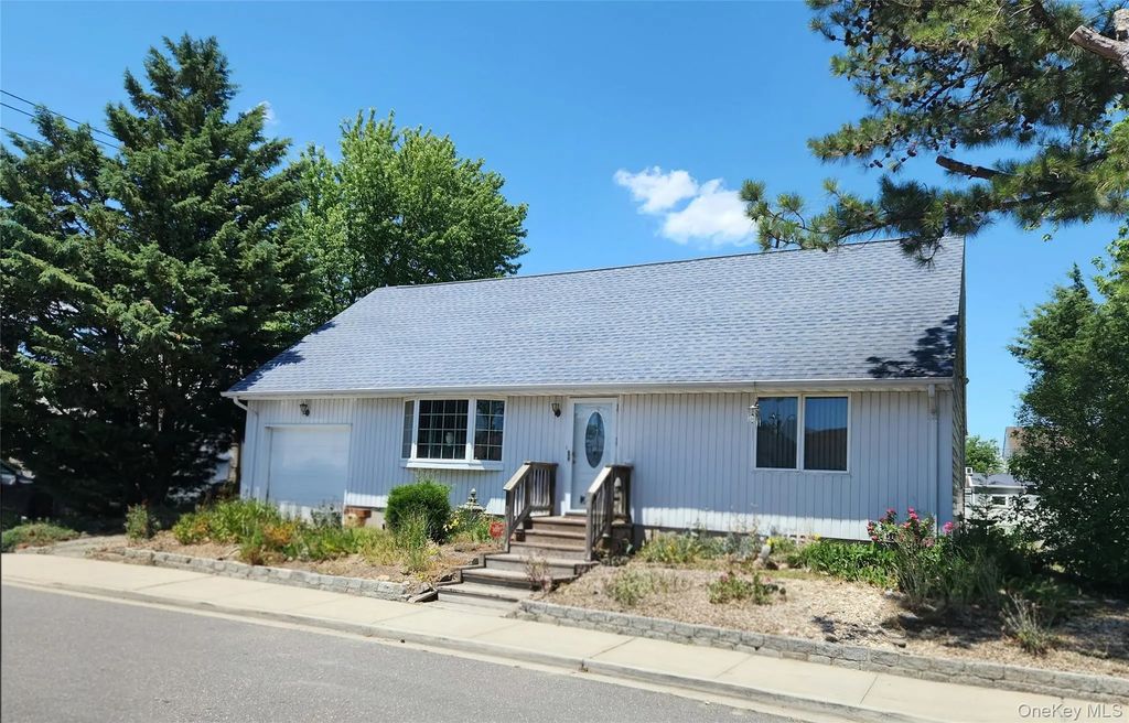 2777 Alder Road, Bellmore