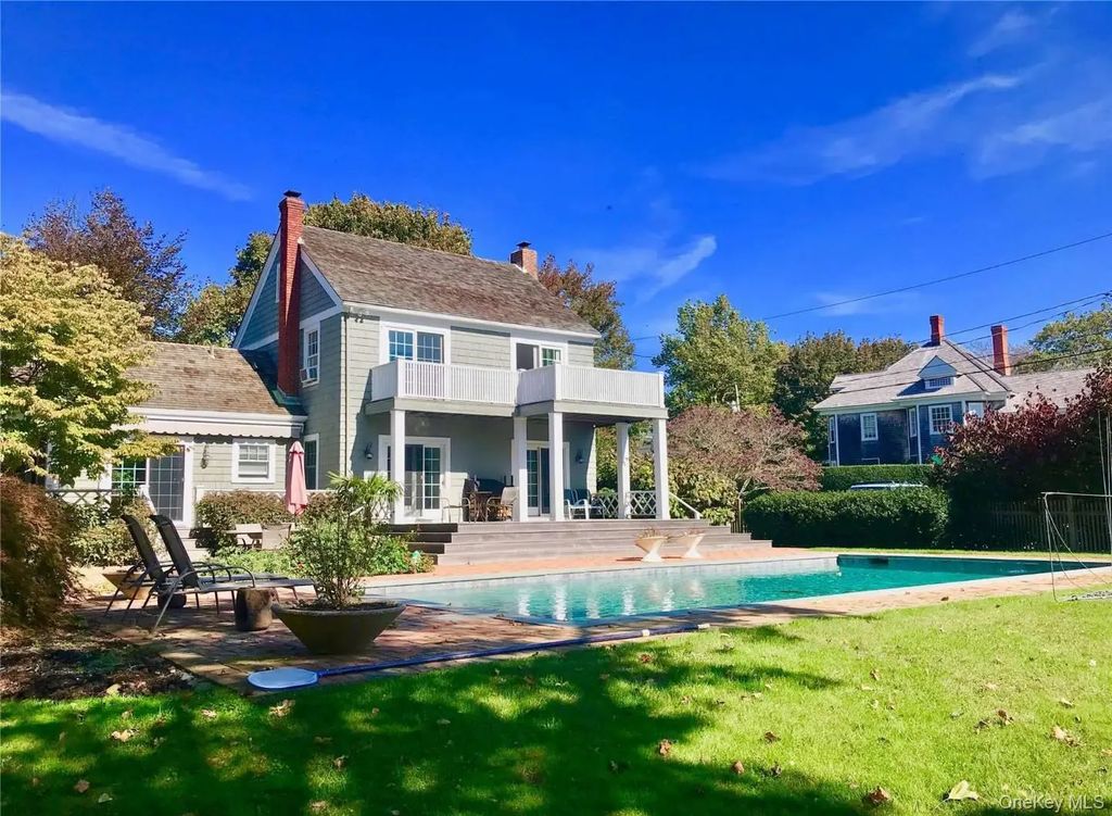 260 Orchard Street, Orient