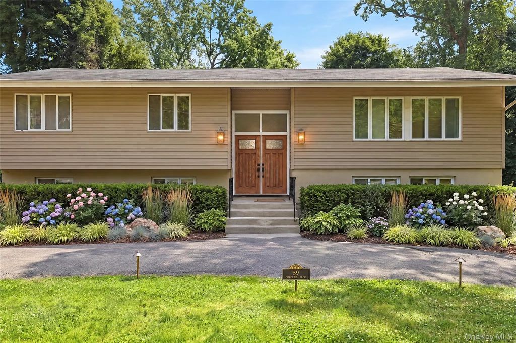 69 Crawford Terrace, New Rochelle
