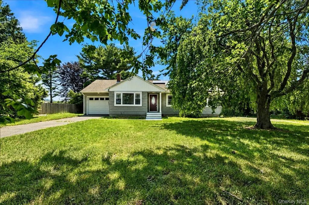 725 Peconic Lane, Peconic