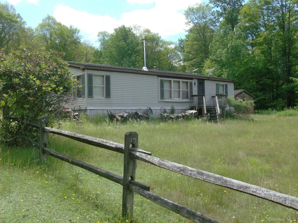 70 Bonnie Brook Road, Roscoe