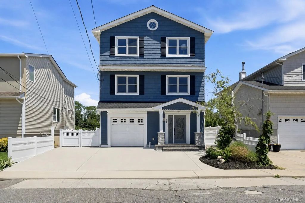35 Redfield Road, Island Park