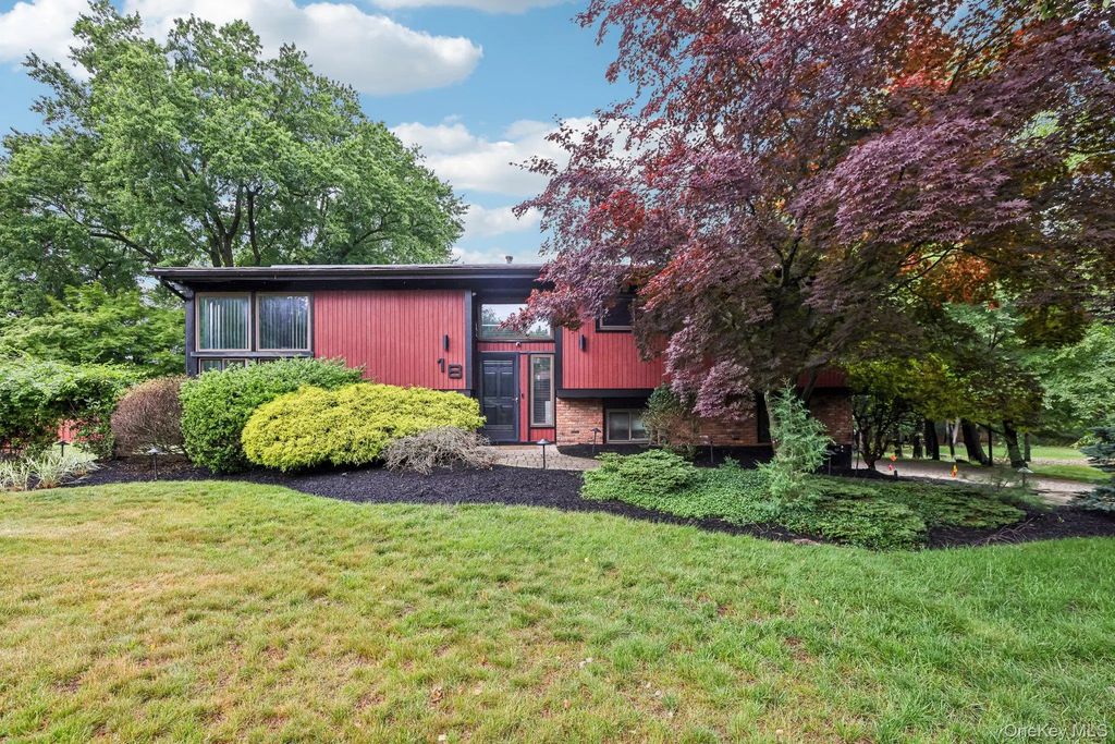 18 Pippen Place, New City