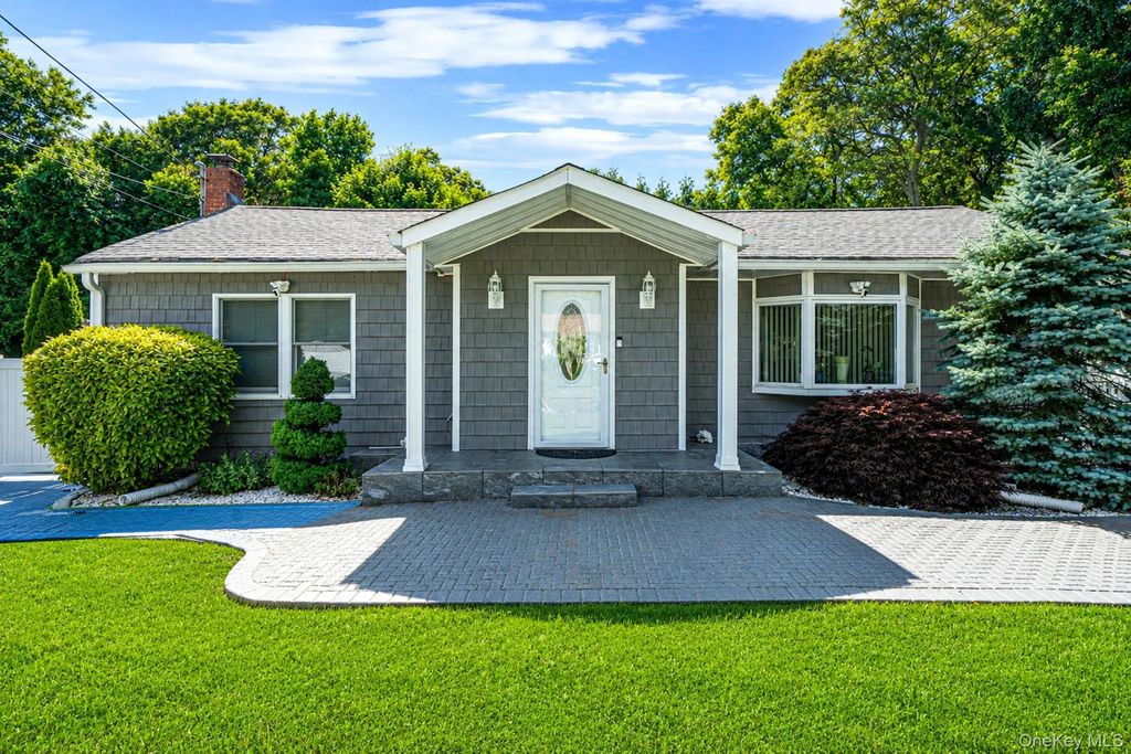 106 Craft Road, Centereach