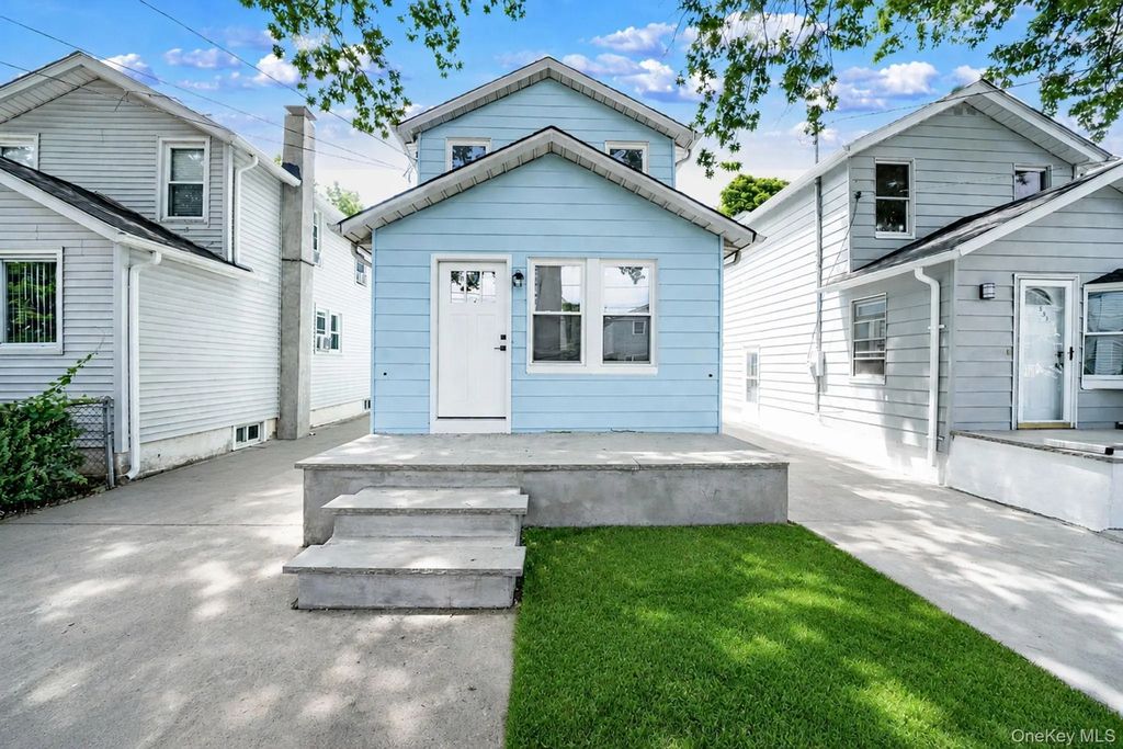 532 Washington Avenue, West Hempstead