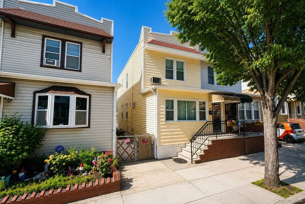 6149 62nd Avenue, Middle Village