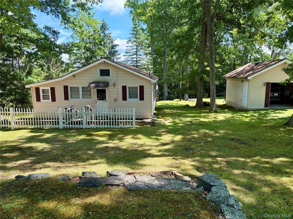 90 Minisink Trail, Glen Spey
