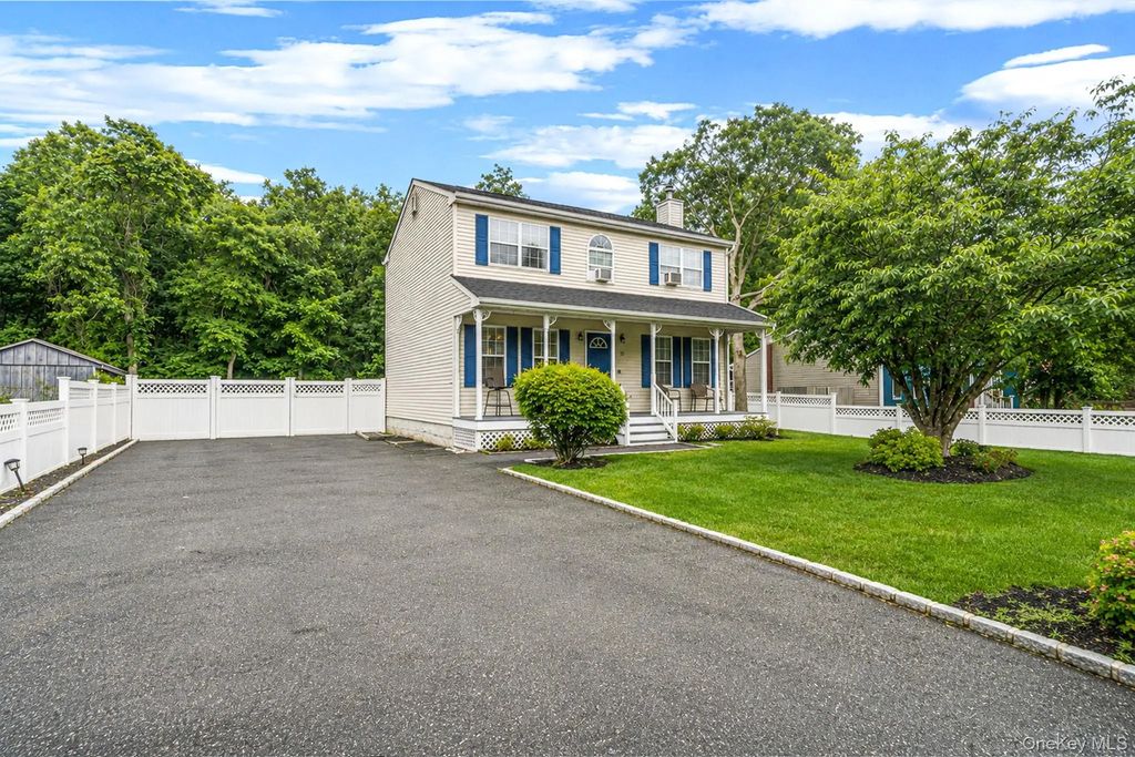 19 Golden Gate Drive, Shirley