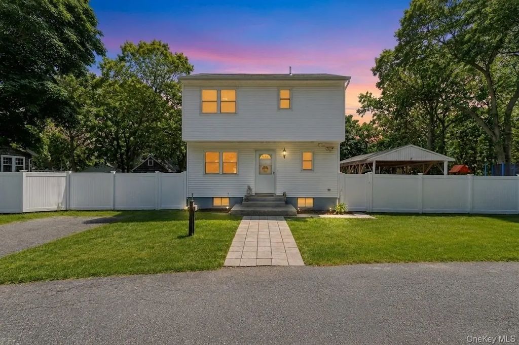 177 Magnolia Drive, Selden